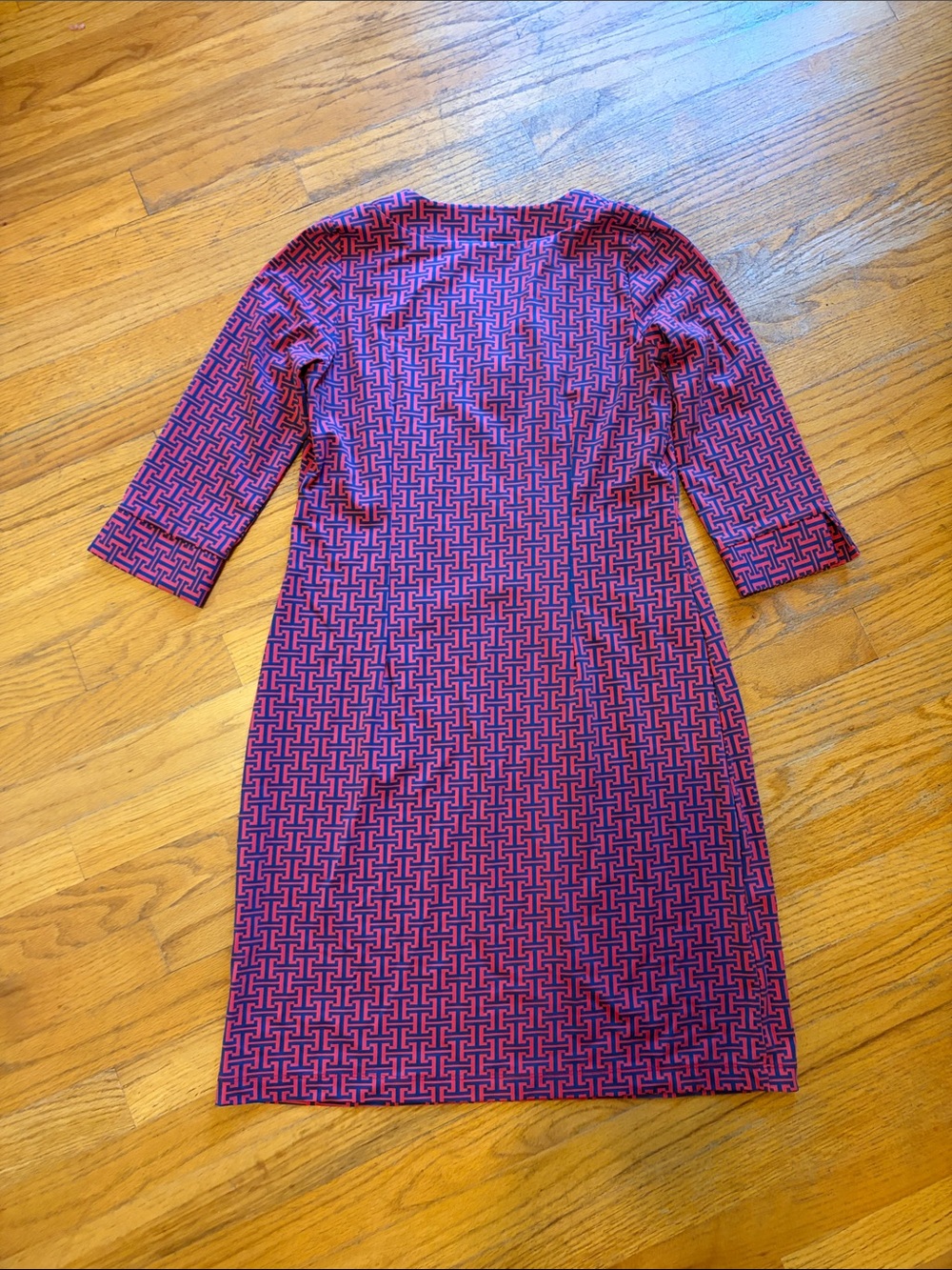 Patterned Shift Dress - Picture 4 of 4